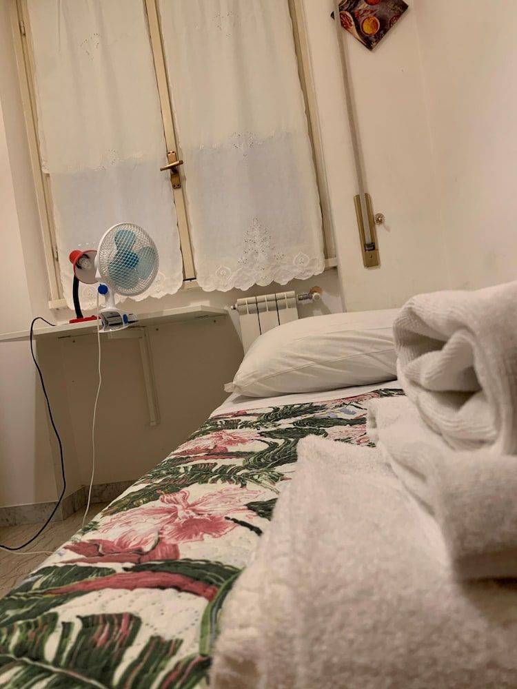 4 Season B&B Roma Economy Single Room 13