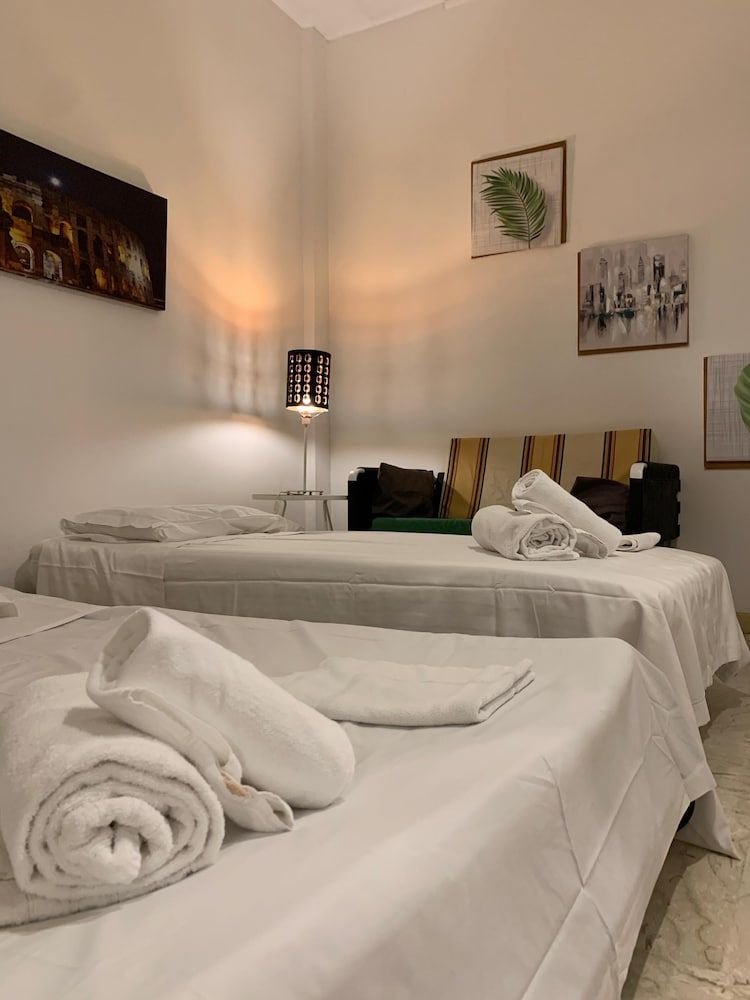 4 Season B&B Roma Family Room, 1 Bedroom, Private Bathroom 6