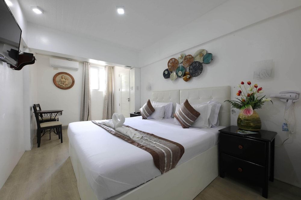 Loreland Farm Resort Standard Double Room, 1 Double Bed 4