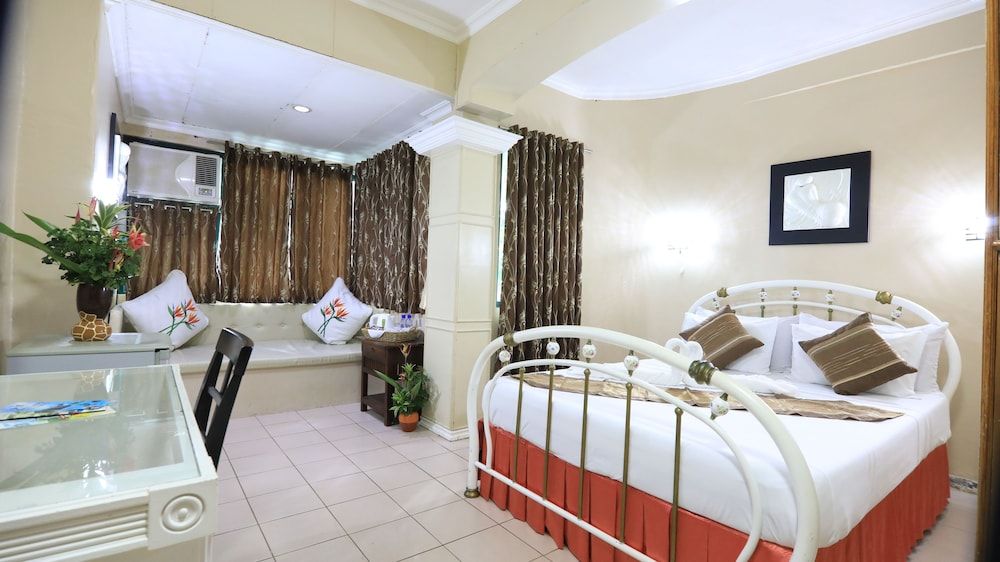 Loreland Farm Resort Standard Double Room, 1 Double Bed 2