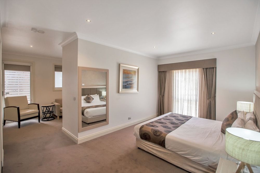 Century Inn One Bedroom Apartment