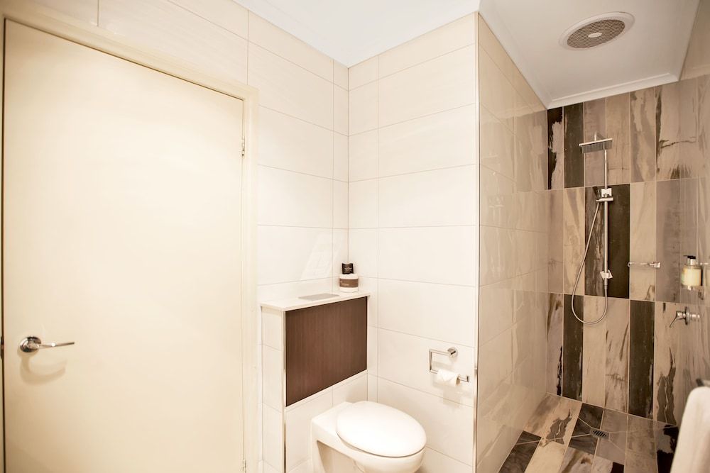 Century Inn One Bedroom Apartment 5