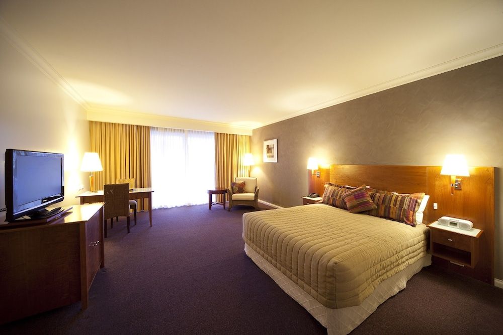 Century Inn Executive Queen Room