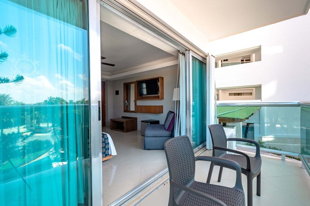 Ocean Dream Cancun by GuruHotel Standard Room, 1 king Bed Lagoon View 10
