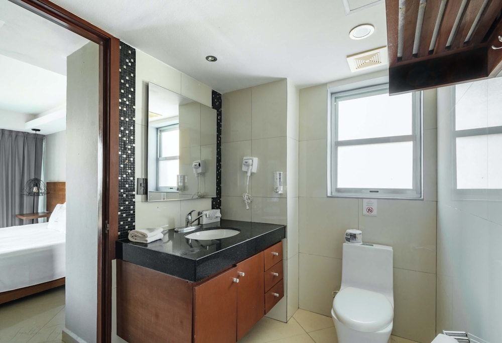 Ocean Dream Cancun by GuruHotel Standard Room, 1 king Bed Lagoon View 7