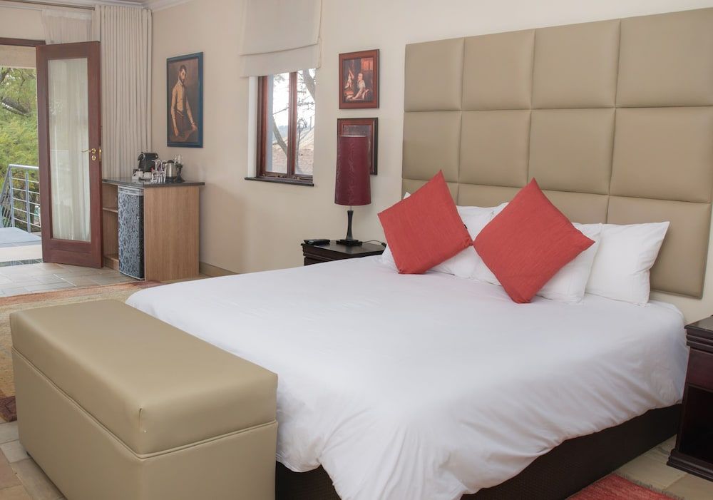 Standard Double Room, 1 King Bed, Pool View