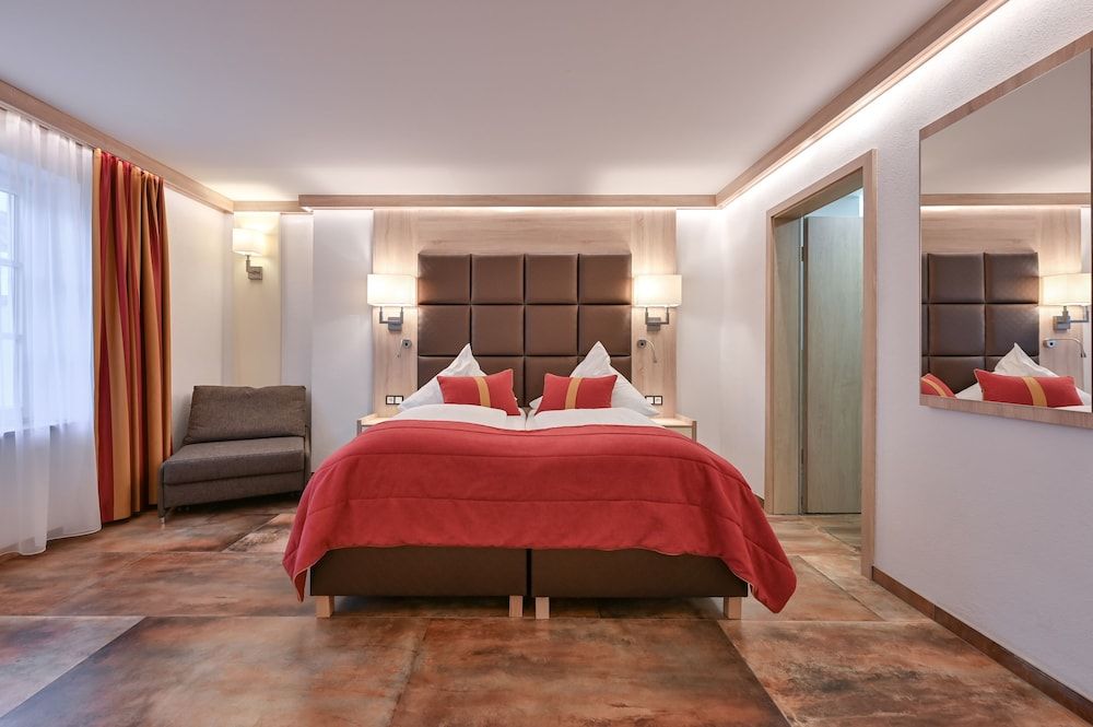 Hotel & Restaurant Ludwigs Deluxe Quadruple Room 9