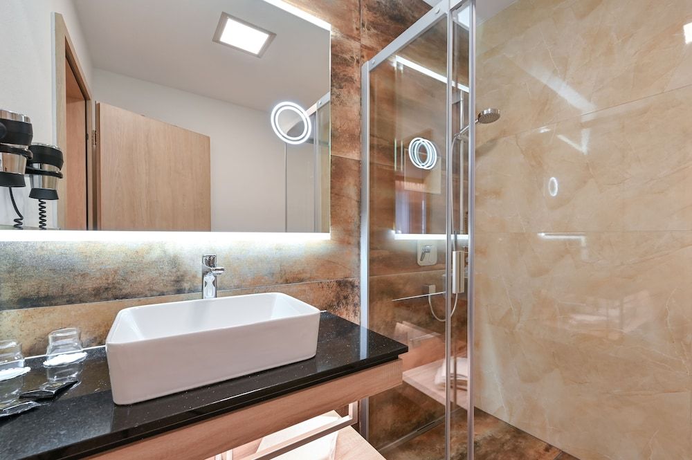 Hotel & Restaurant Ludwigs Deluxe Quadruple Room 20