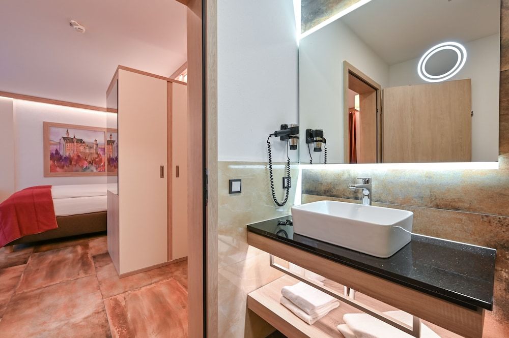 Hotel & Restaurant Ludwigs Deluxe Quadruple Room 18