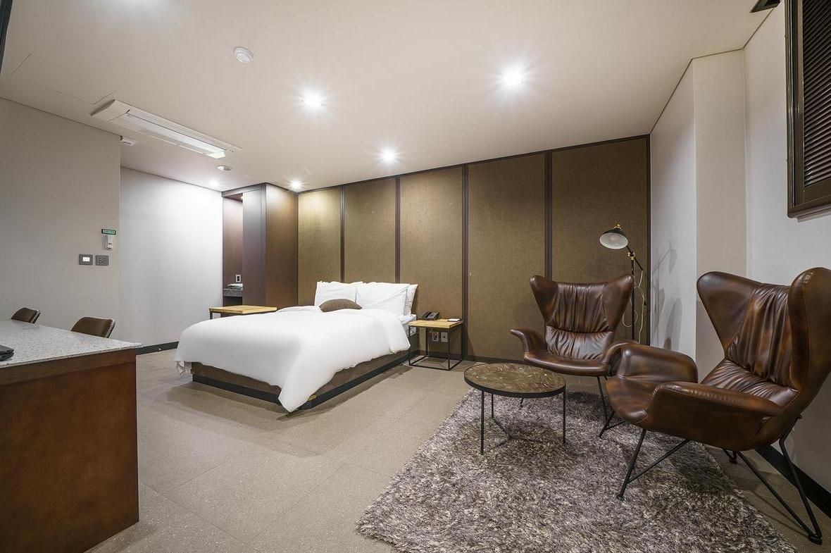 Vine Hotel Super Deluxe