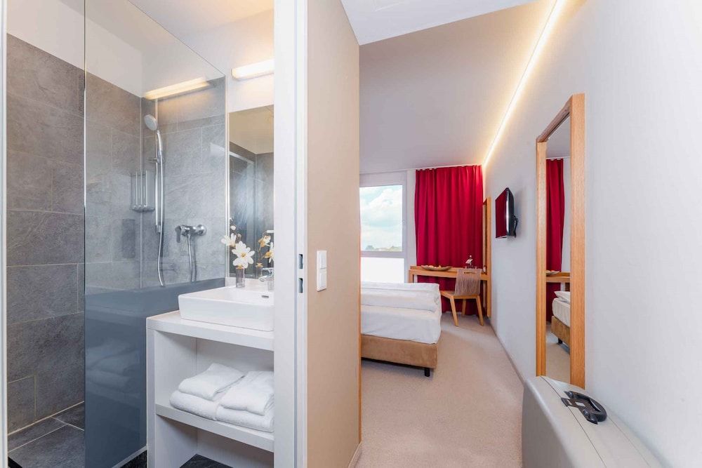 PLAZA INN Dachau - München Standard Twin Room 3