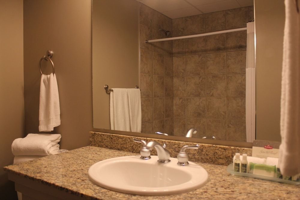 Hilltop Inn Room, 2 Queen Beds 2