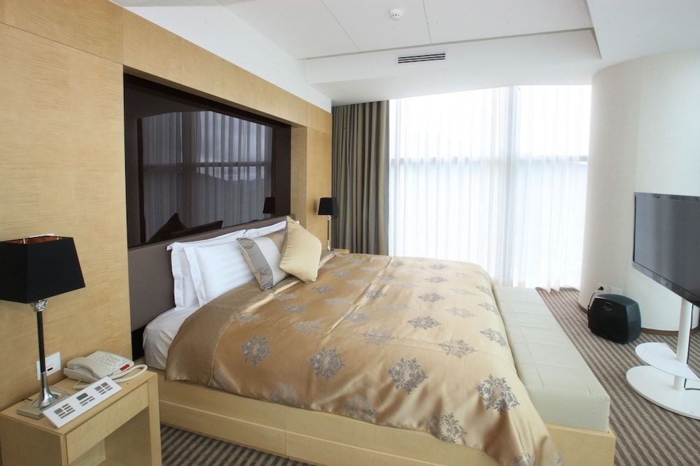 High1 Grand Hotel Convention Tower