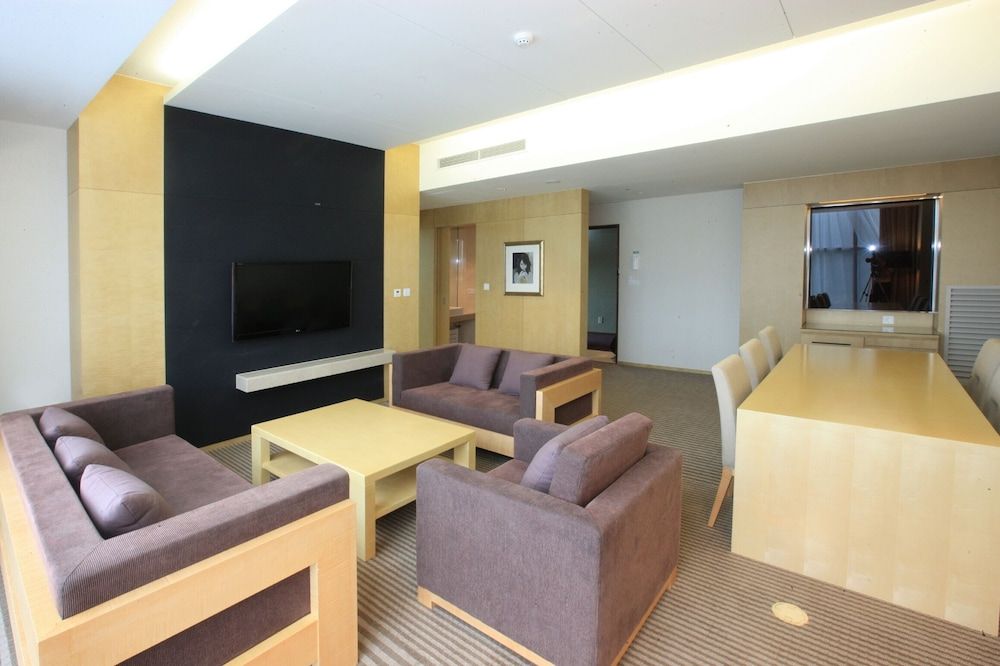 High1 Grand Hotel Convention Tower Luxury Suite Double 4