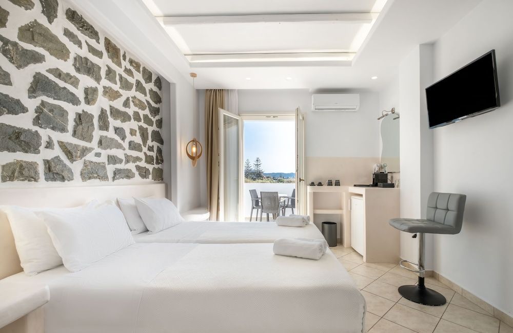 Superior Room, Pool View