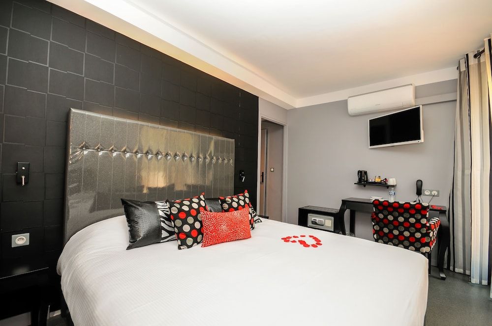 NYX Hotel Superior Room, Angle Tub, Terrace 3