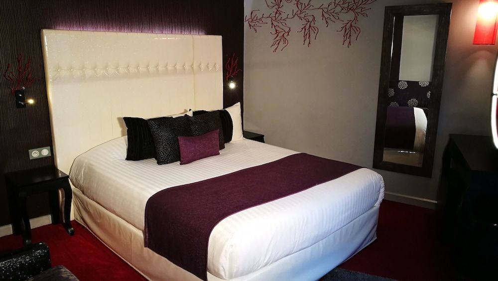 NYX Hotel Superior Room, Bathtub, Terrace 3