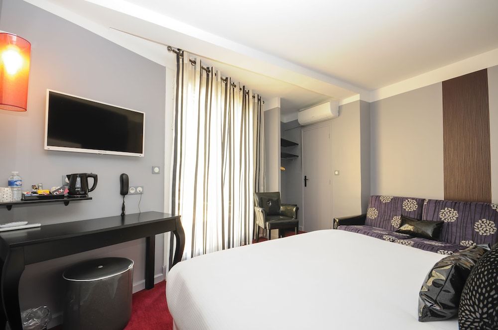 NYX Hotel Superior Room, Bathtub, Terrace