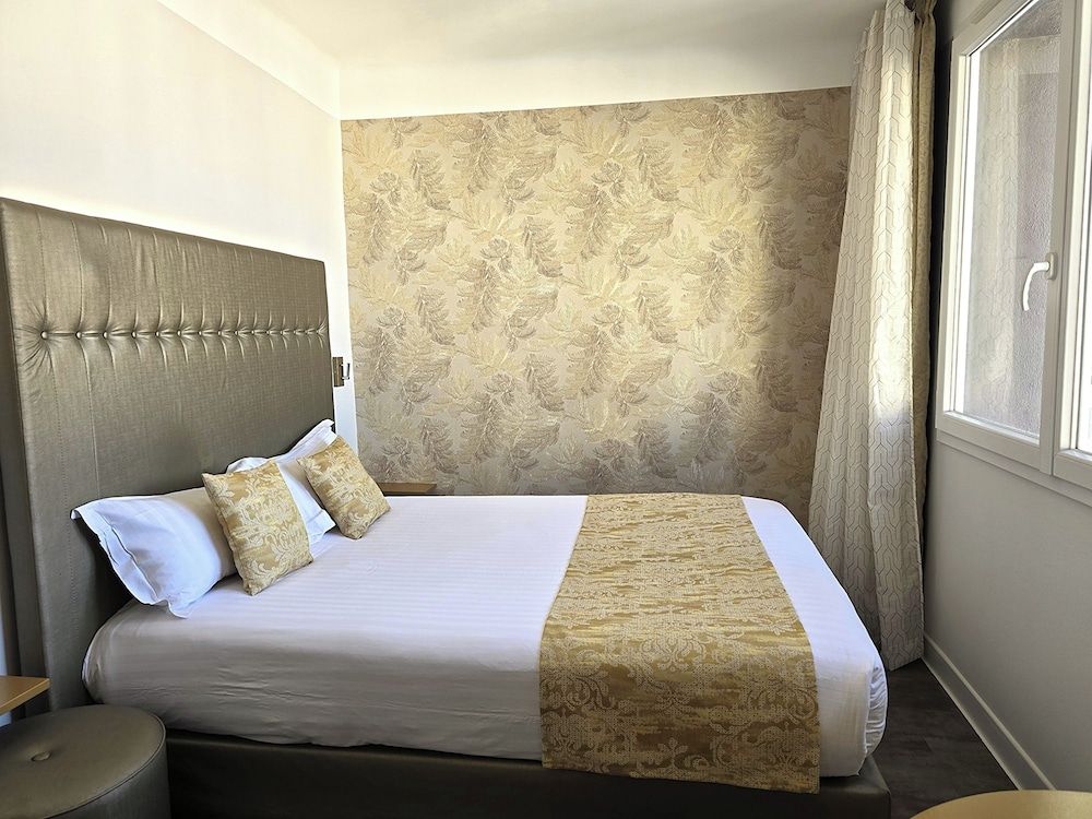 NYX Hotel Standard Double Room 3