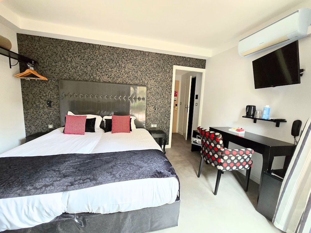 NYX Hotel Superior Room, Angle Tub, Terrace 4