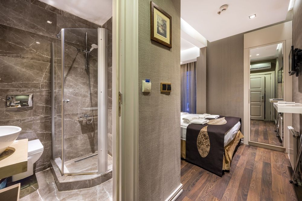 Hotel Goldengate Economy Room 6