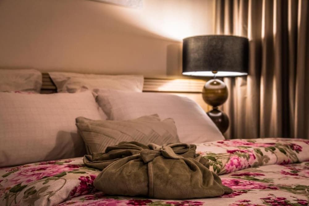 Deluxe Room, 1 Queen Bed, City View