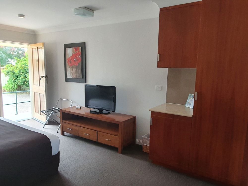 The Aston Motel - Tamworth Deluxe King 4