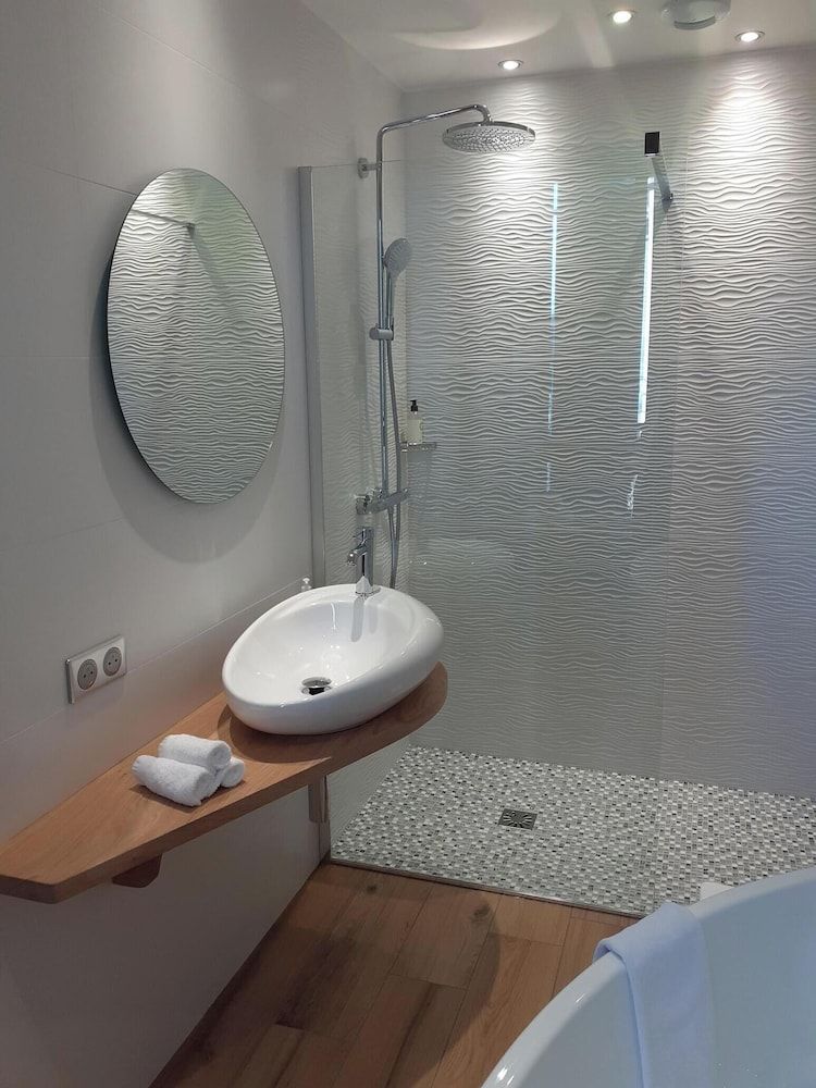 Best Western Grand Hotel De Bordeaux Deluxe Suite, 1 Queen Bed, Non Smoking 4