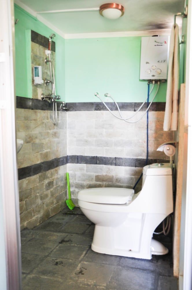 Hotel Mount Paradise Basic Triple Room, 1 Bedroom 2