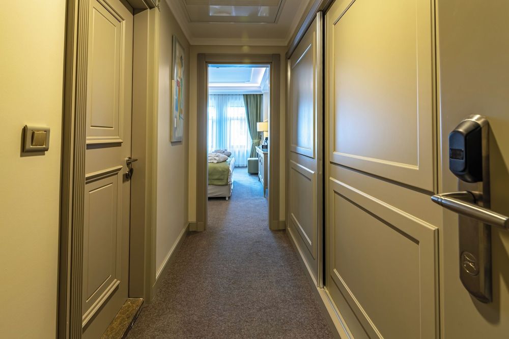 Hotel London 1889 & Casino Standard Double Room 15