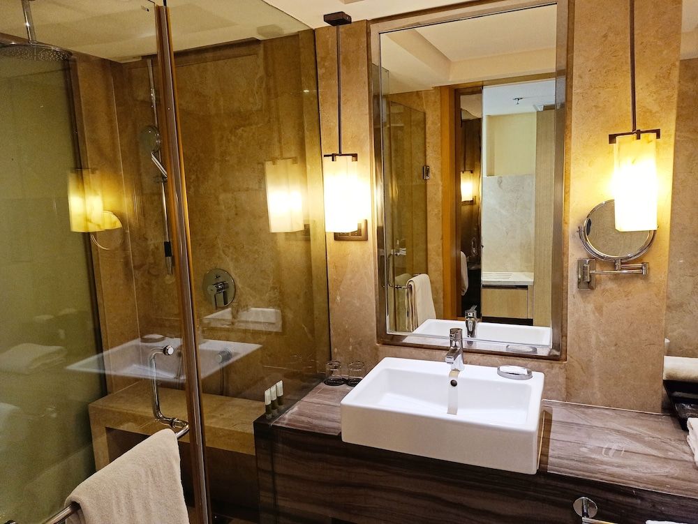 undefined Courtyard by Marriott Bilaspur 8