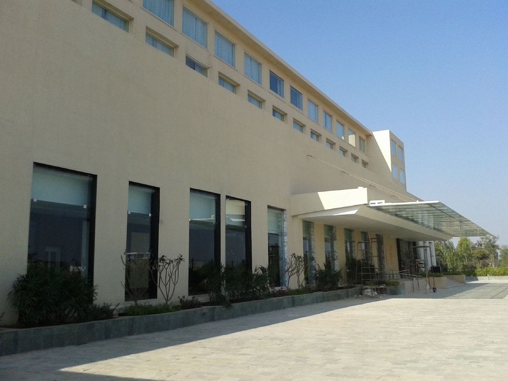 undefined Courtyard by Marriott Bilaspur 6