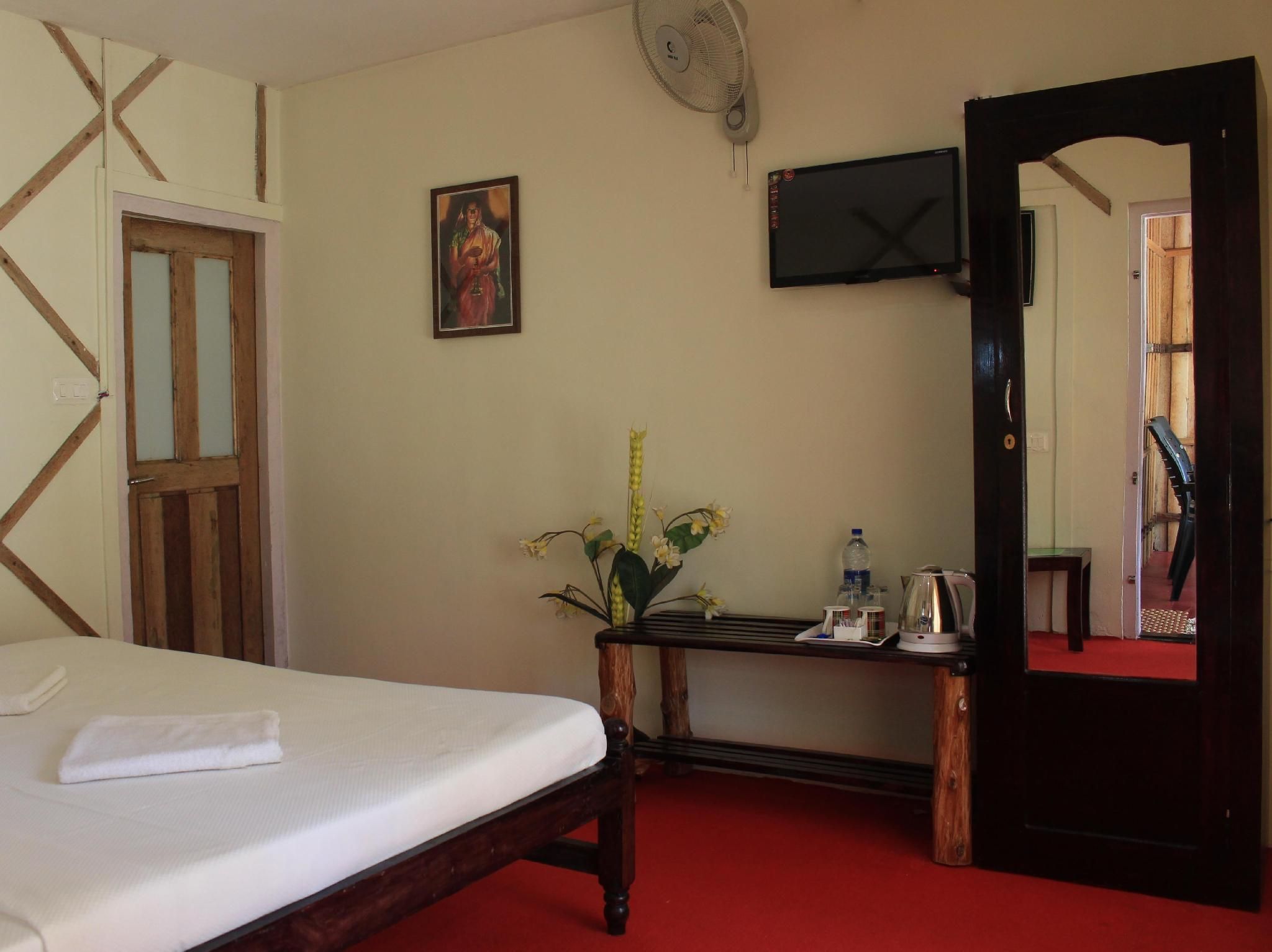 Green Ark Resorts-Thekkady Deluxe Room 3