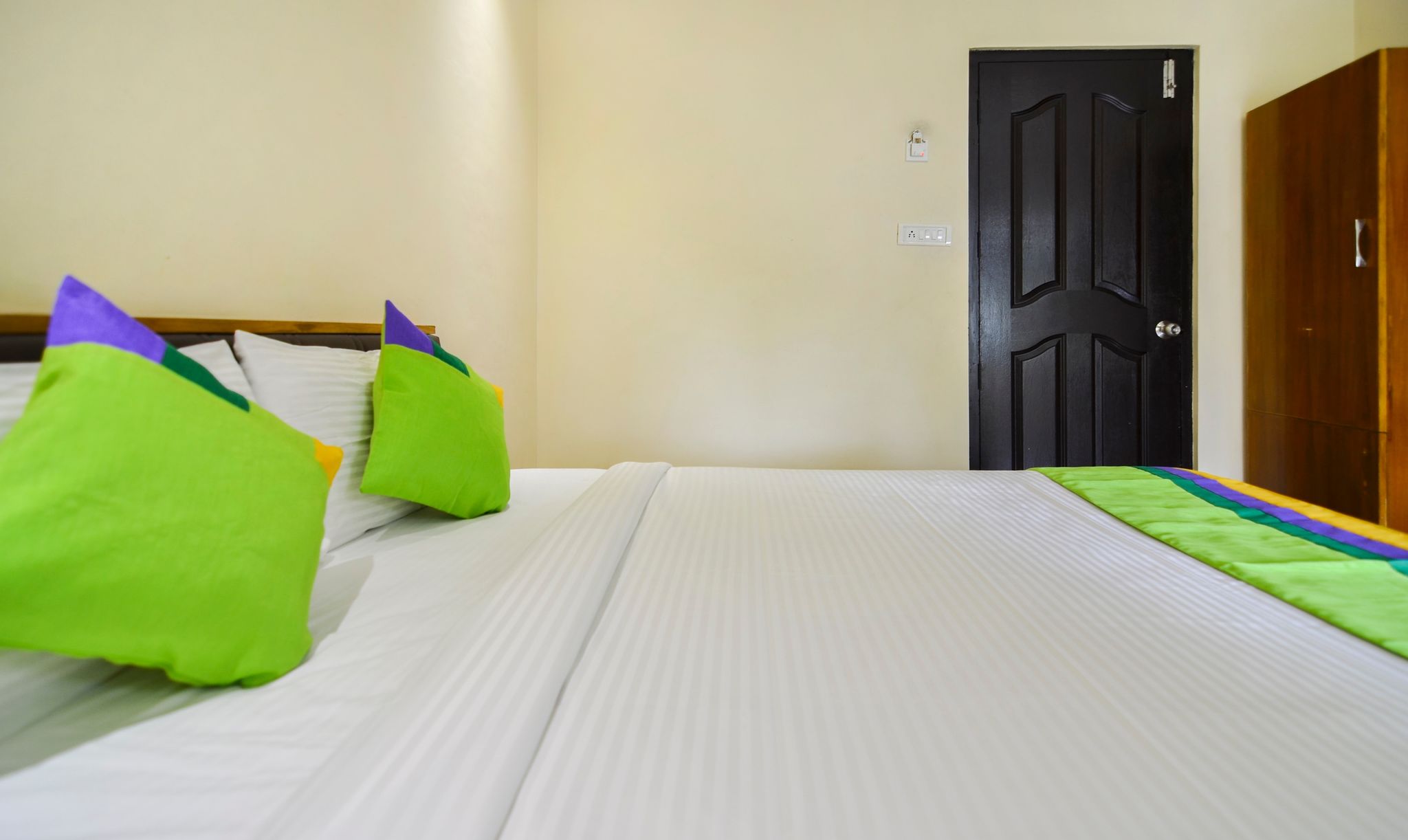Itsy Hotels Platinum Inn Standard Double Room 8