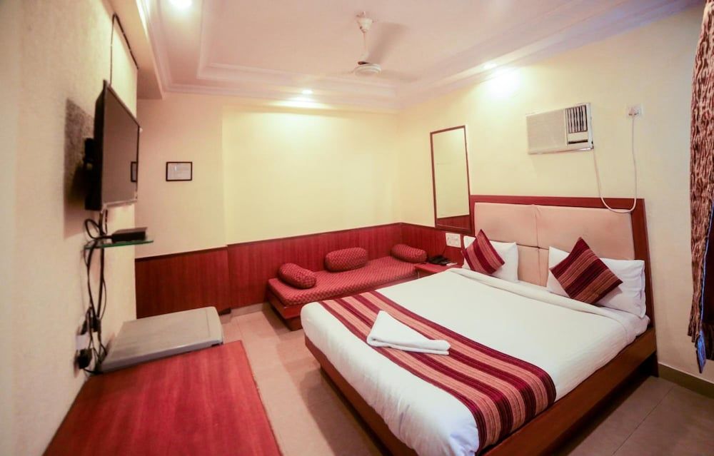undefined Lucky Hotel Bandra 5