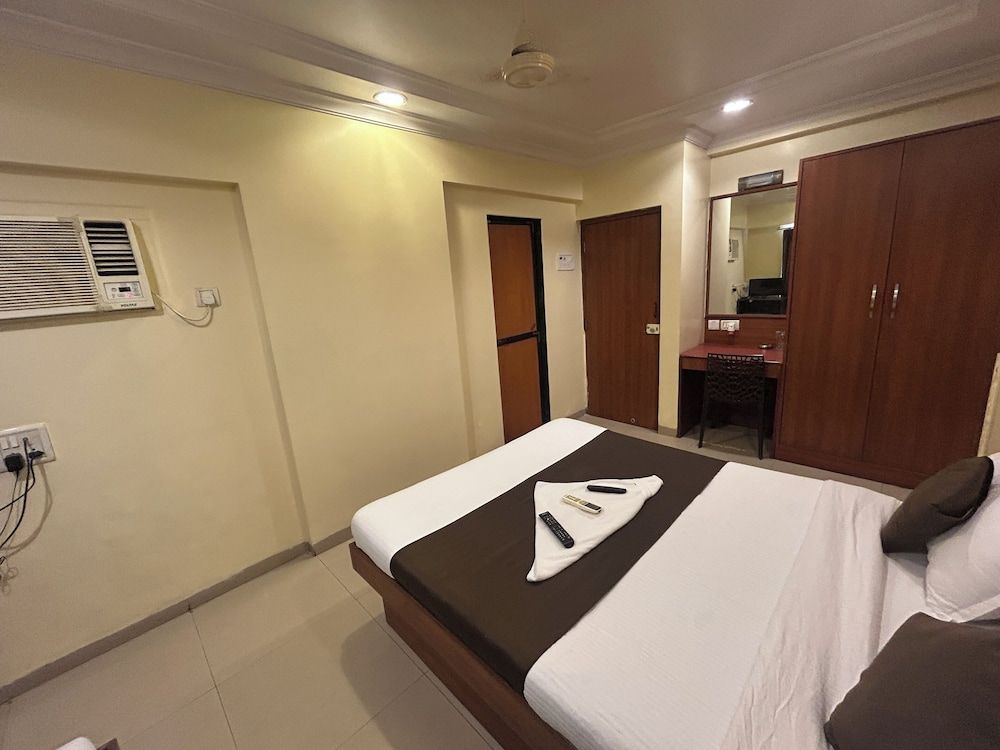 Hotel Lucky Goregaon