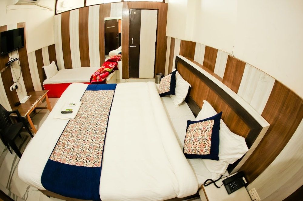 LN Hotel and Restaurant - Hostel Deluxe Triple Room 3