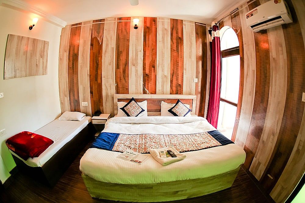 LN Hotel and Restaurant - Hostel Deluxe Triple Room 5