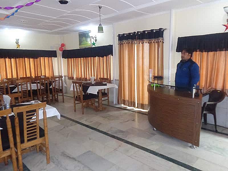 Food & Dining