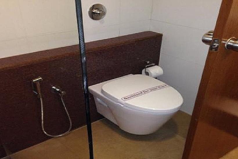 Vinaya Royal Inn Deluxe Room 17