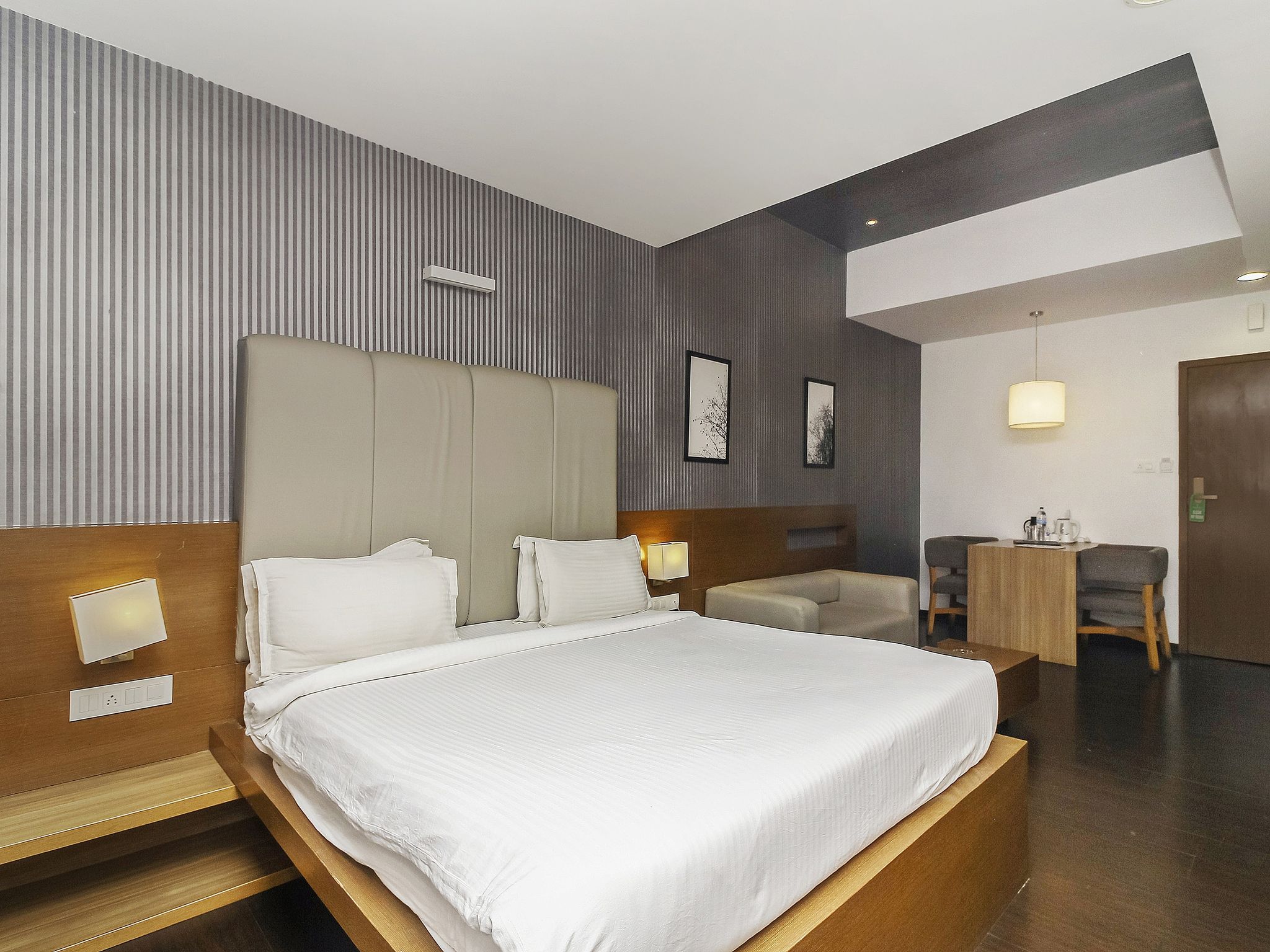 Vinaya Royal Inn Deluxe Room 3