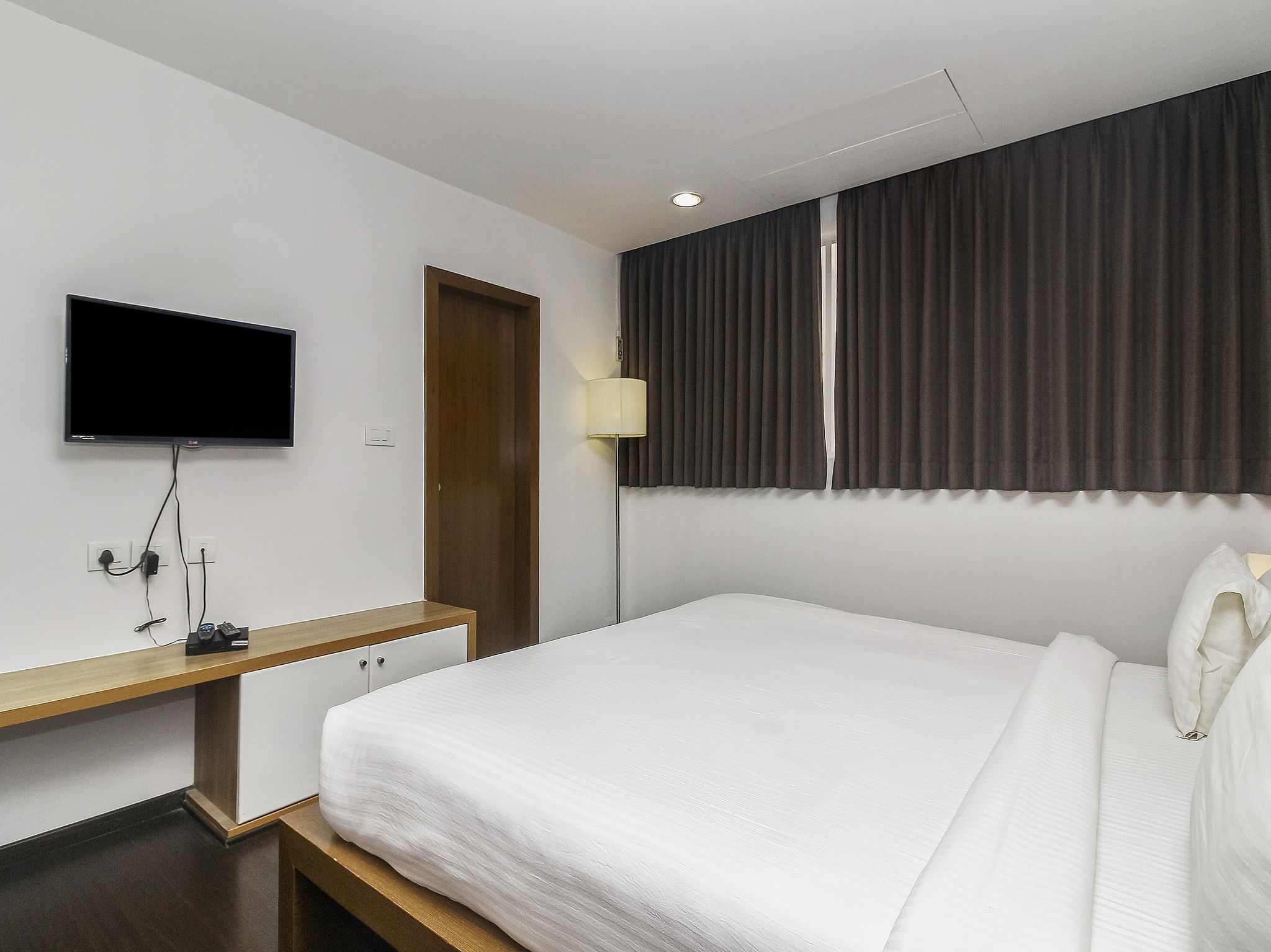 Vinaya Royal Inn Deluxe Room 11