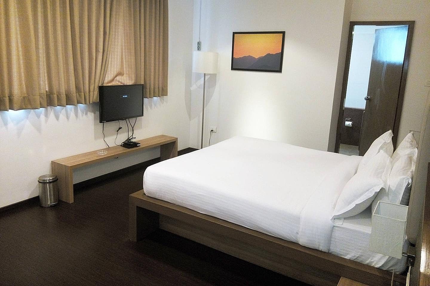 Vinaya Royal Inn Deluxe Room 2