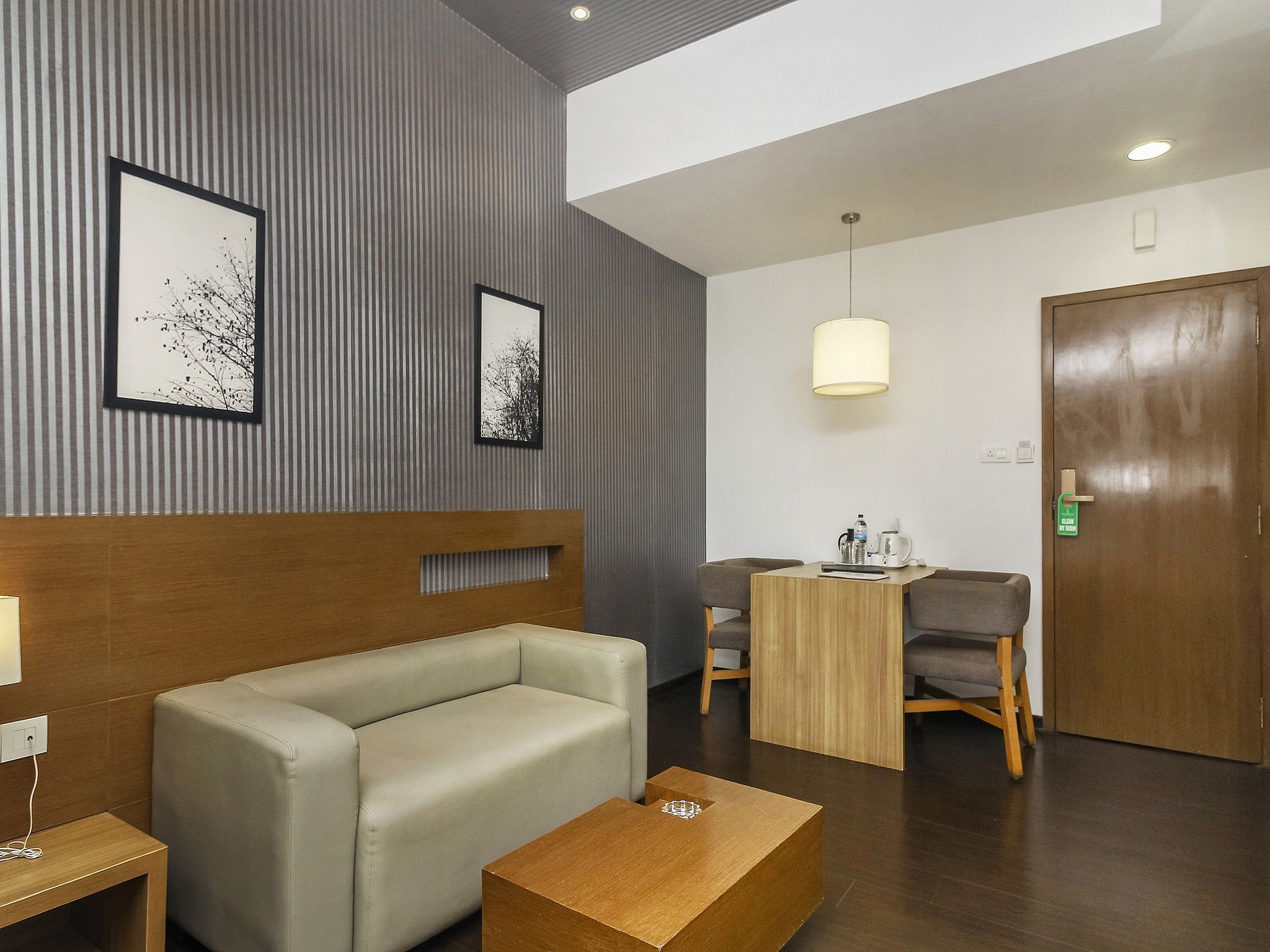 Vinaya Royal Inn Deluxe Room 6