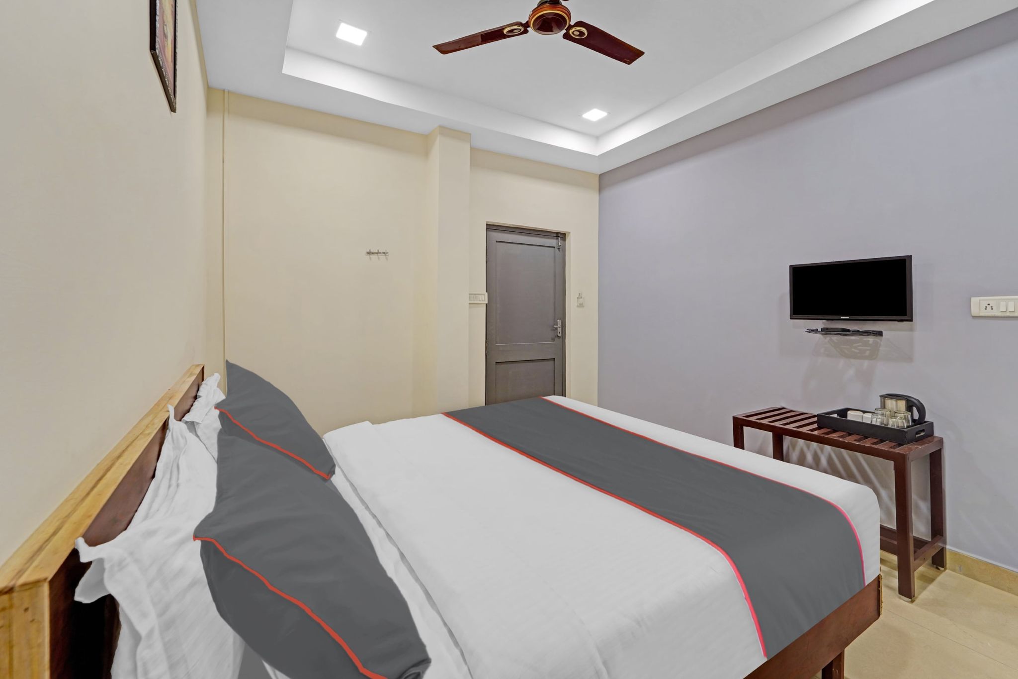 Townhouse G Silver Hotels Mount Road Deluxe Room 7