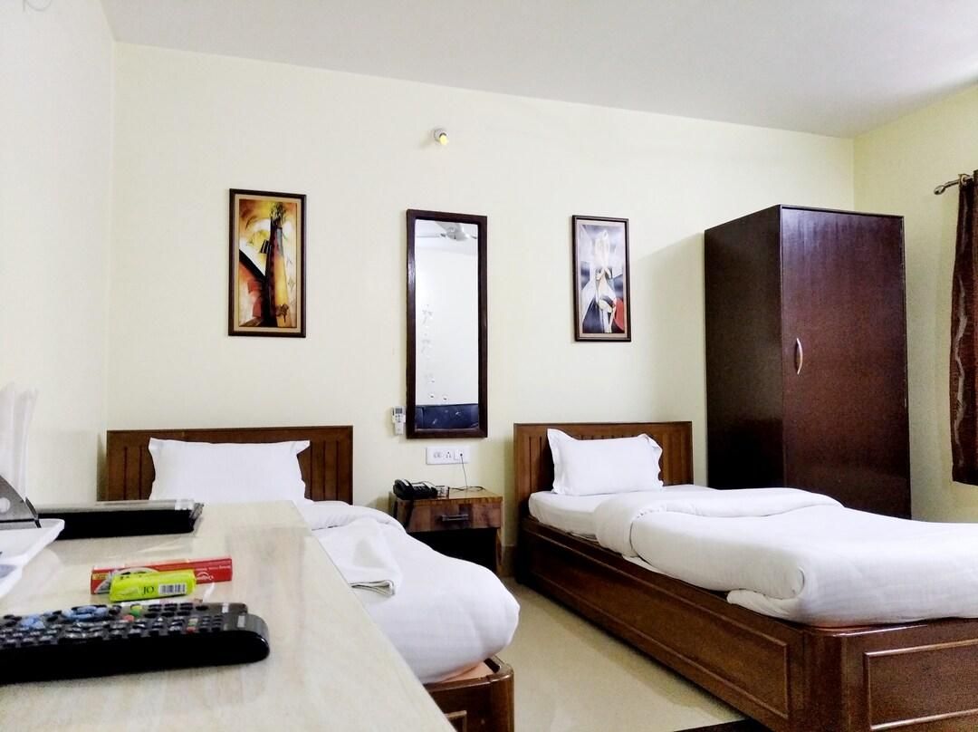 undefined Hotel Pine Yard 8