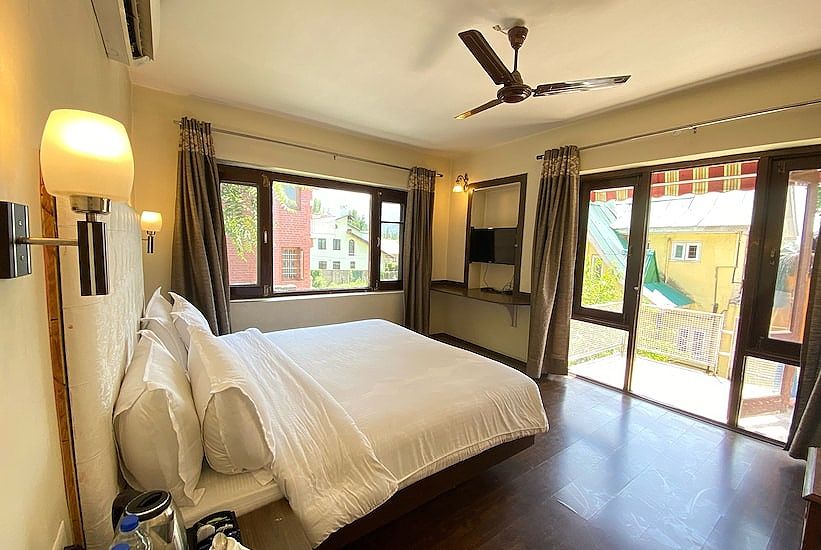 Riviera Hotel Junior Deluxe Room