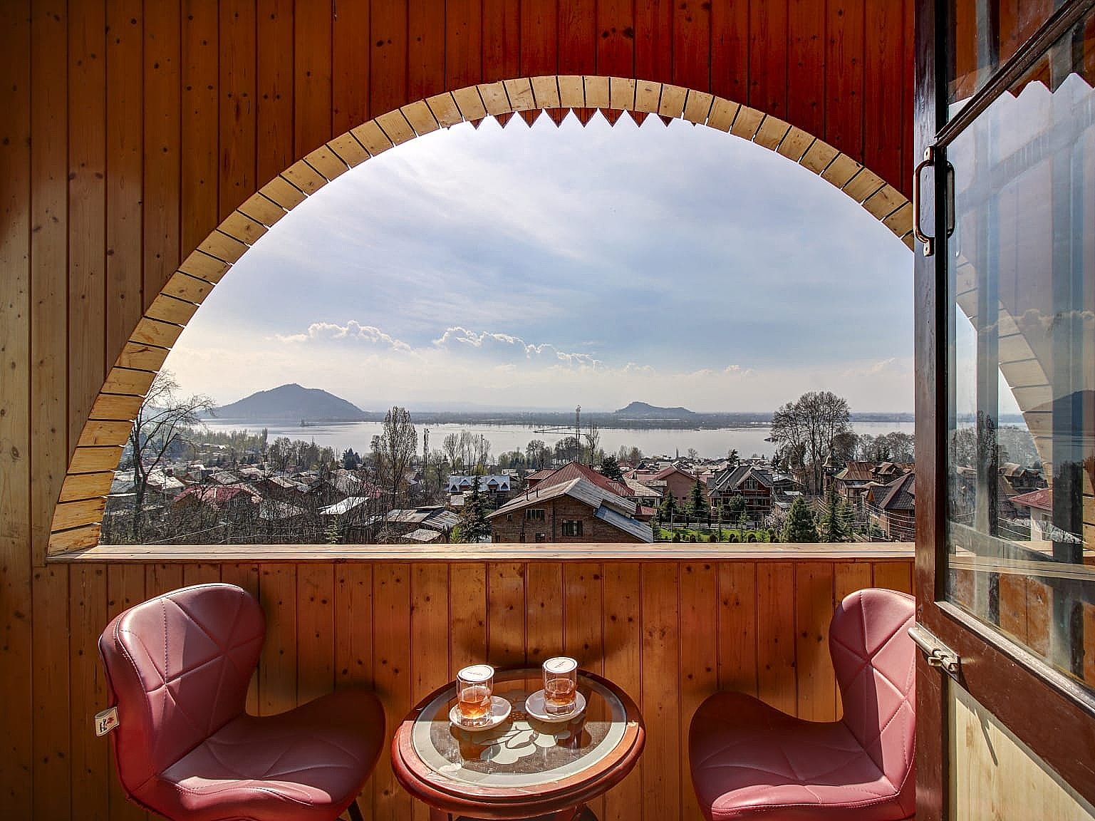 Impex Hill Resorts Dal Lake view room