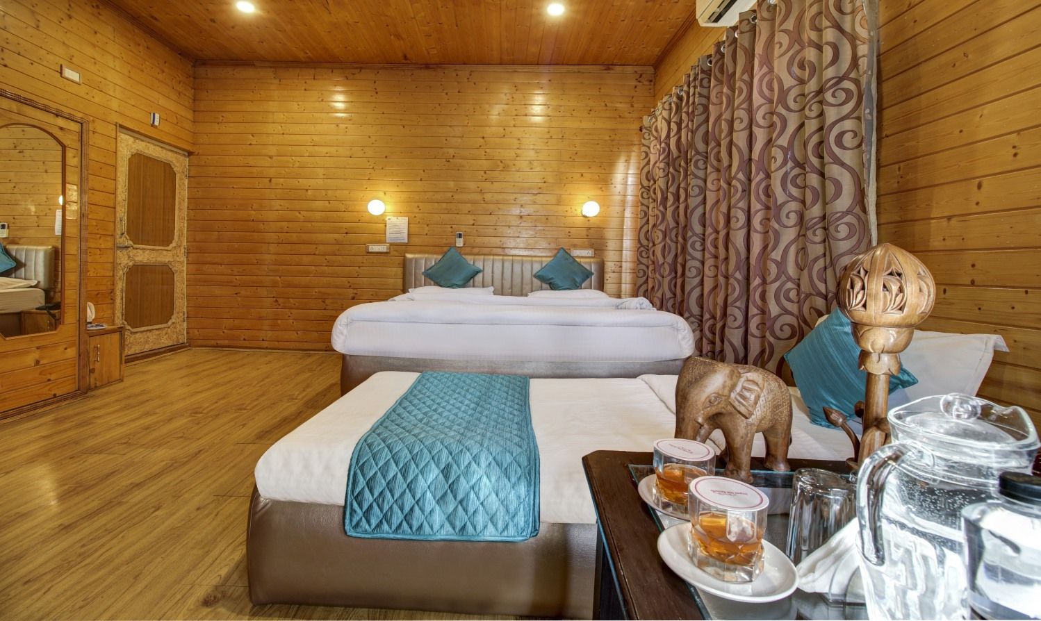 Impex Hill Resorts Dal Lake view room 4