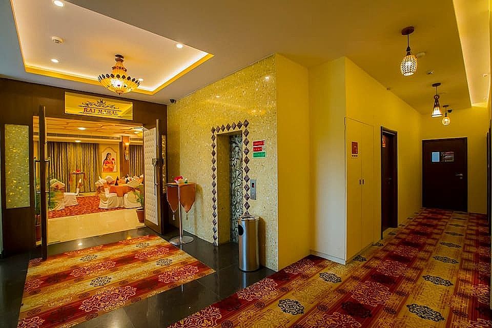 Floor Gallery